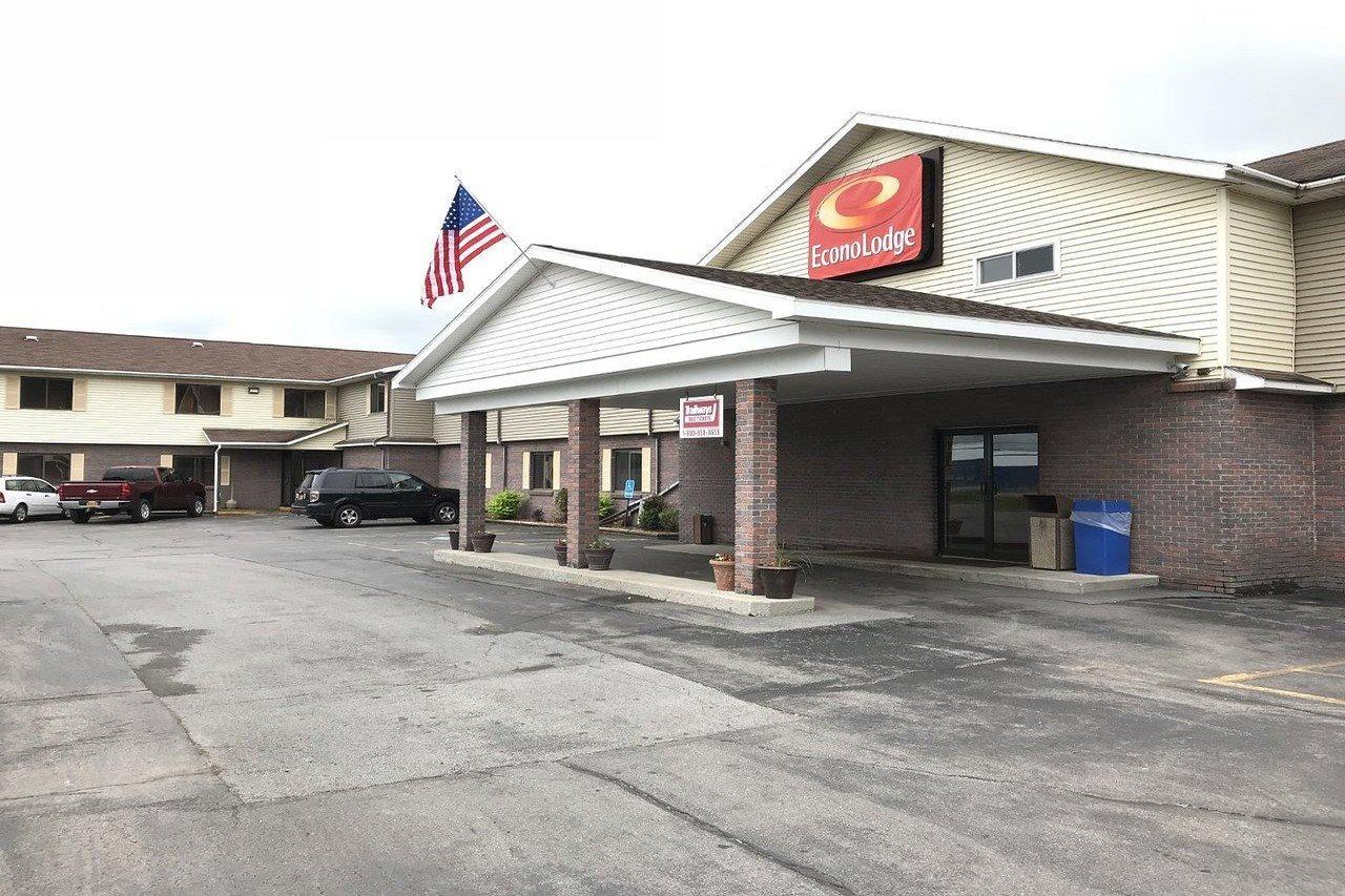 Surestay By Best Western Massena Exterior photo