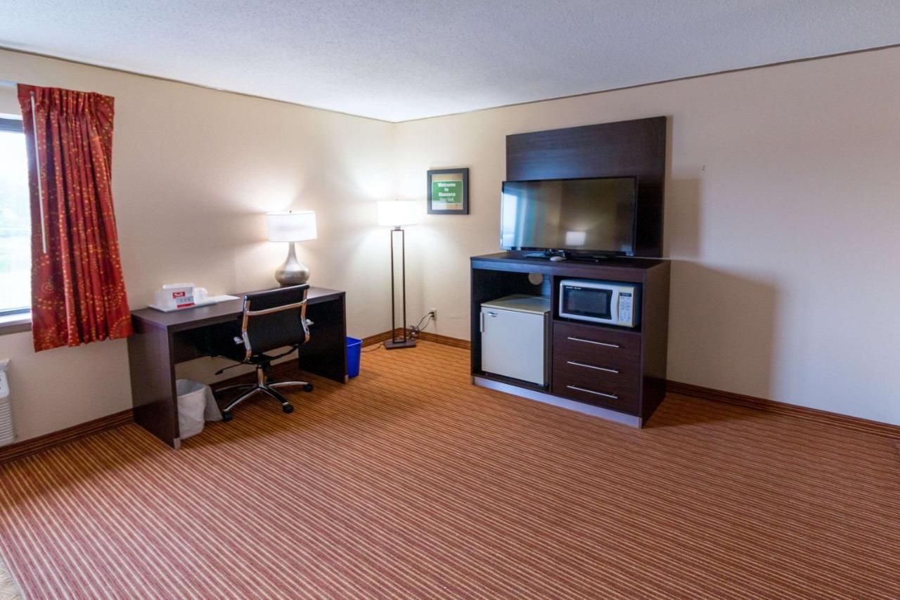 Surestay By Best Western Massena Exterior photo