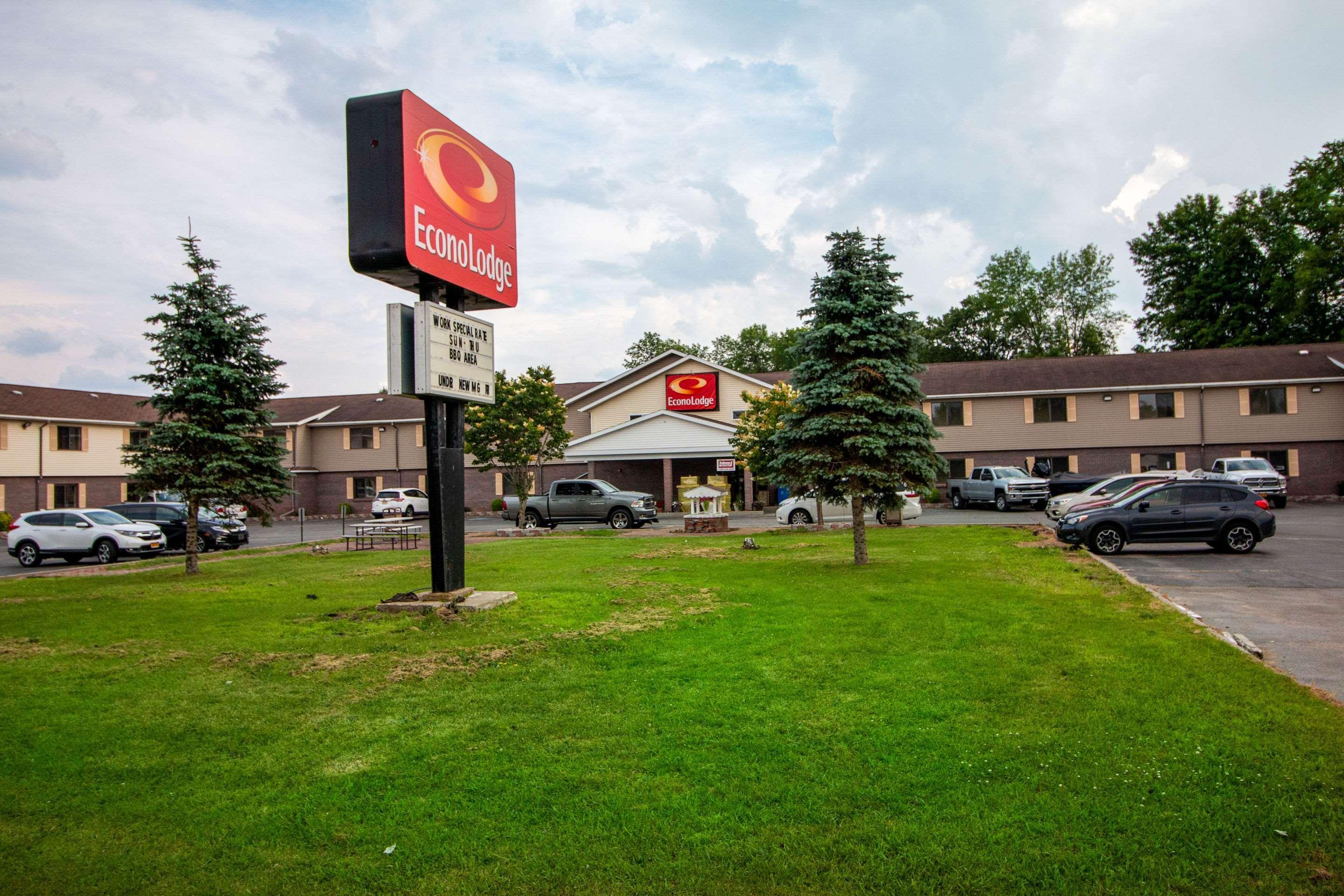 Surestay By Best Western Massena Exterior photo