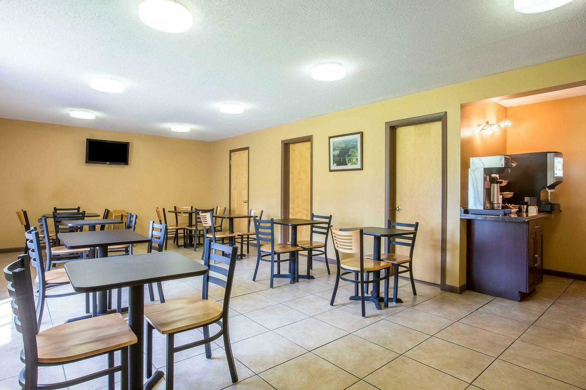 Surestay By Best Western Massena Exterior photo